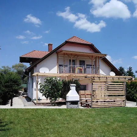 Ferienwohnung Mit Pool, Wlan Fur 2 Erwachsene Und 1 Kind * Balatonmáriafürdő