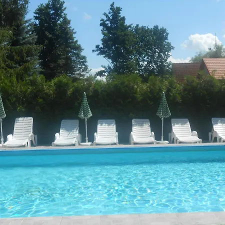 דירה Ferienwohnung Mit Pool, Wlan Fur 2 Erwachsene Und 1 Kind Balatonmáriafürdő