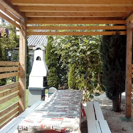 Ferienwohnung Mit Pool, Wlan Fur 2 Erwachsene Und 1 Kind דירה Balatonmáriafürdő